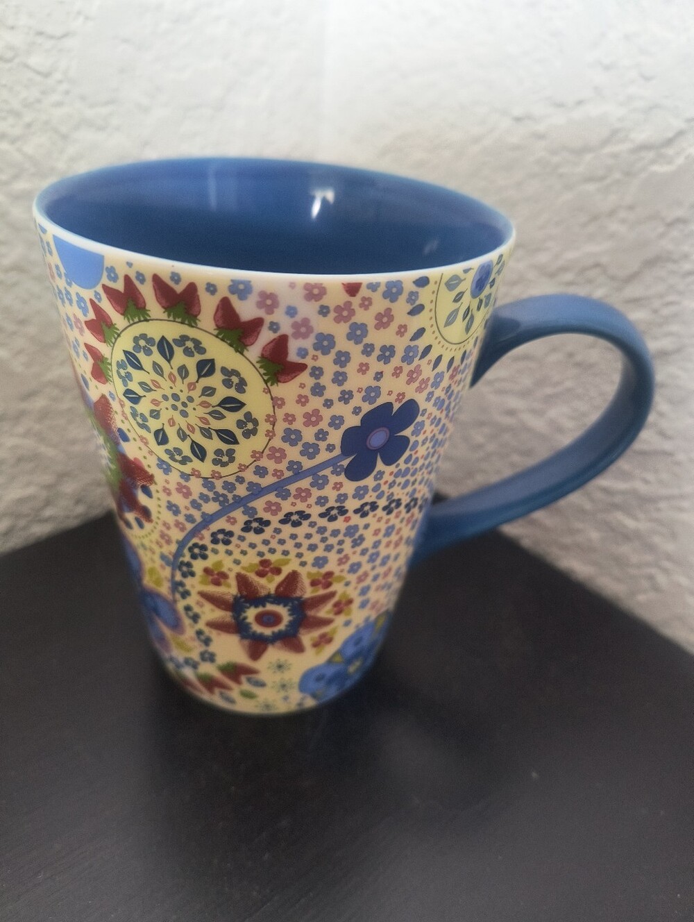 Starbucks 2007 Blue Flowers Strawberries 13 oz Coffee Mug